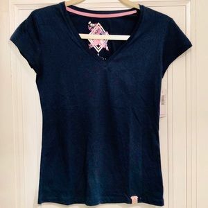 NWT! Vera Bradley V-Neck, Cap-Sleeve Tee in Navy